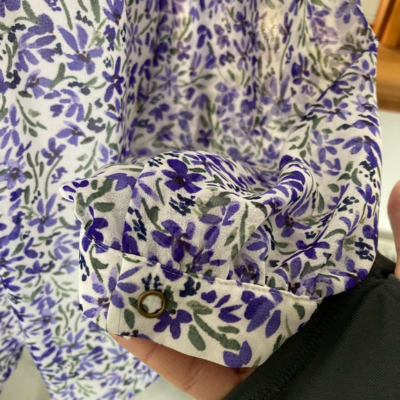 Beautiful breezy and flowy blouse size small - Picture 7 of 11